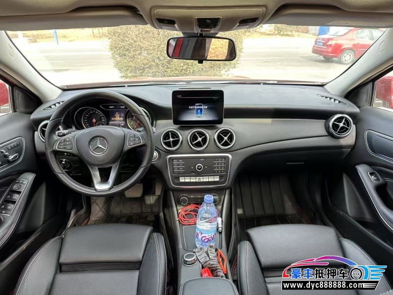 18年奔驰GLA轿车抵押车出售