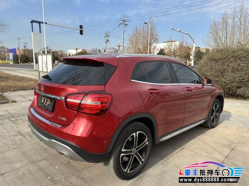 18年奔驰GLA轿车抵押车出售