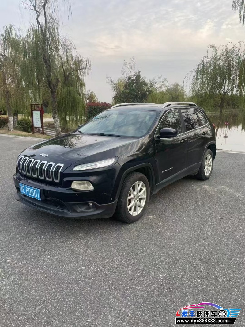 16年Jeep自由光轿车抵押车出售