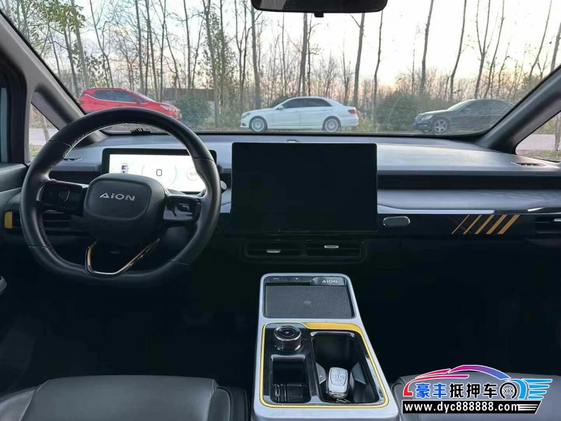 22年埃安Y70轿车抵押车出售