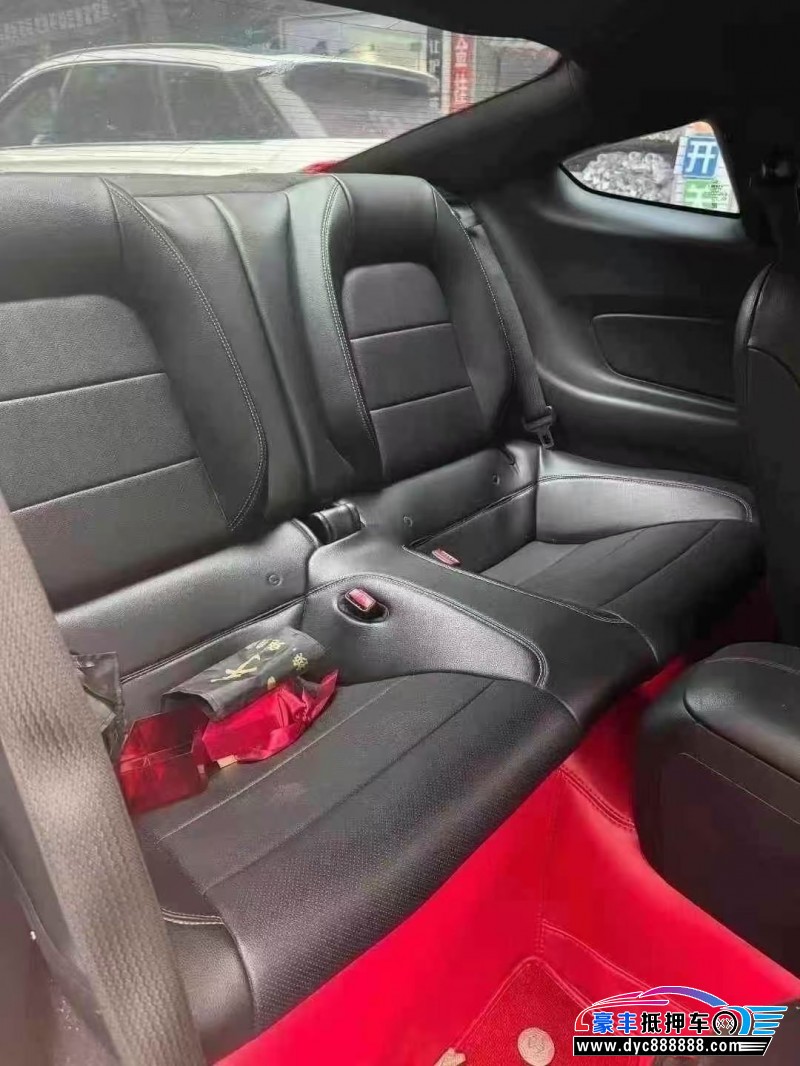 17年福特野马轿车抵押车出售