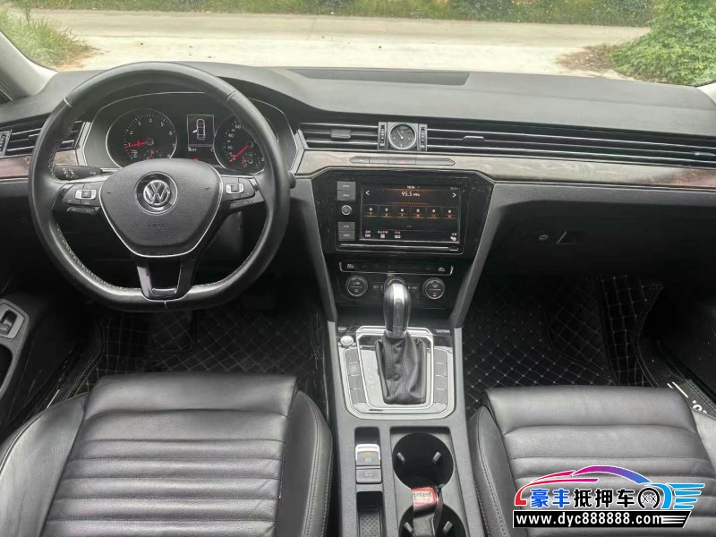 19年大众迈腾轿车抵押车出售