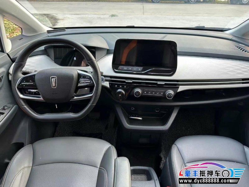 23年奔腾E05轿车抵押车出售