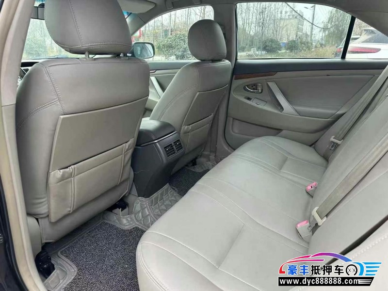 12年丰田凯美瑞轿车抵押车出售