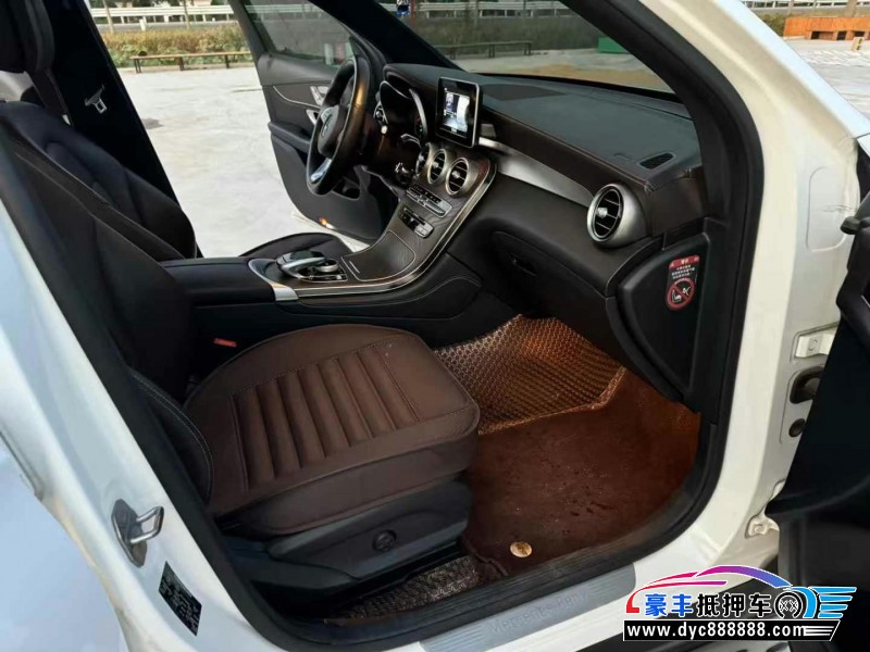 17年奔驰GLC轿车抵押车出售