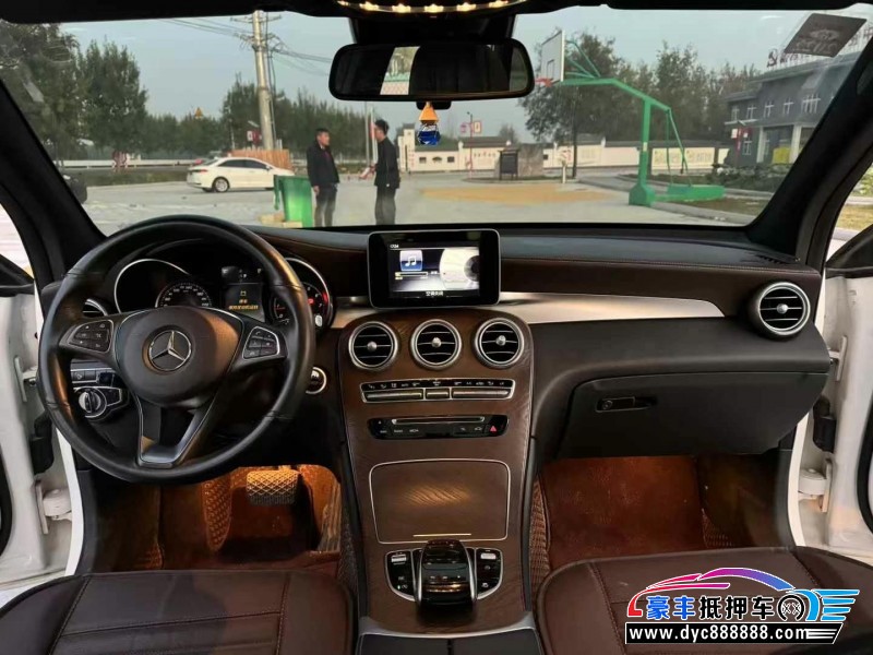 17年奔驰GLC轿车抵押车出售