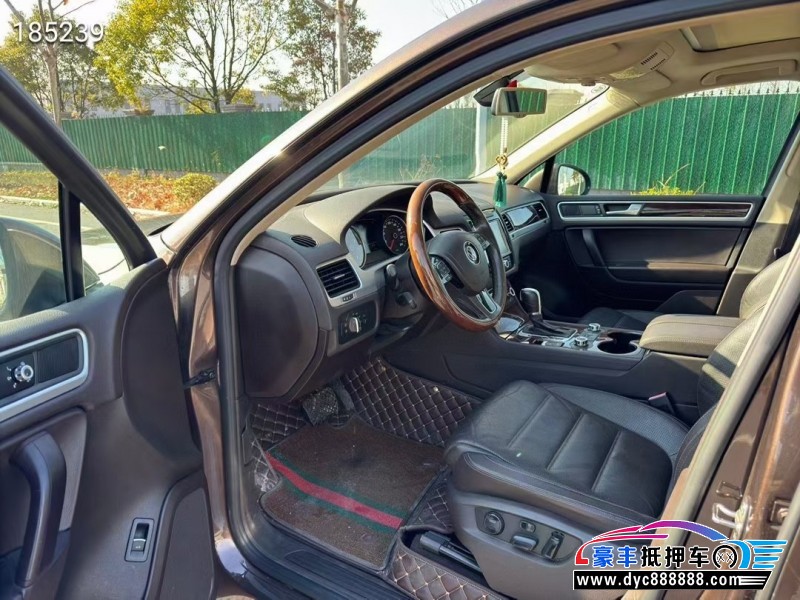 15年大众途锐轿车抵押车出售