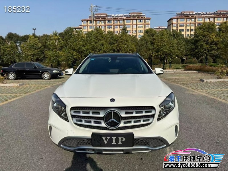 19年奔驰GLA轿车抵押车出售