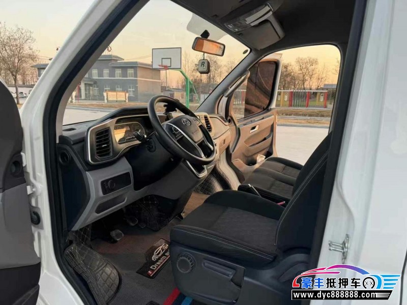 23年上汽大通V80轿车抵押车出售