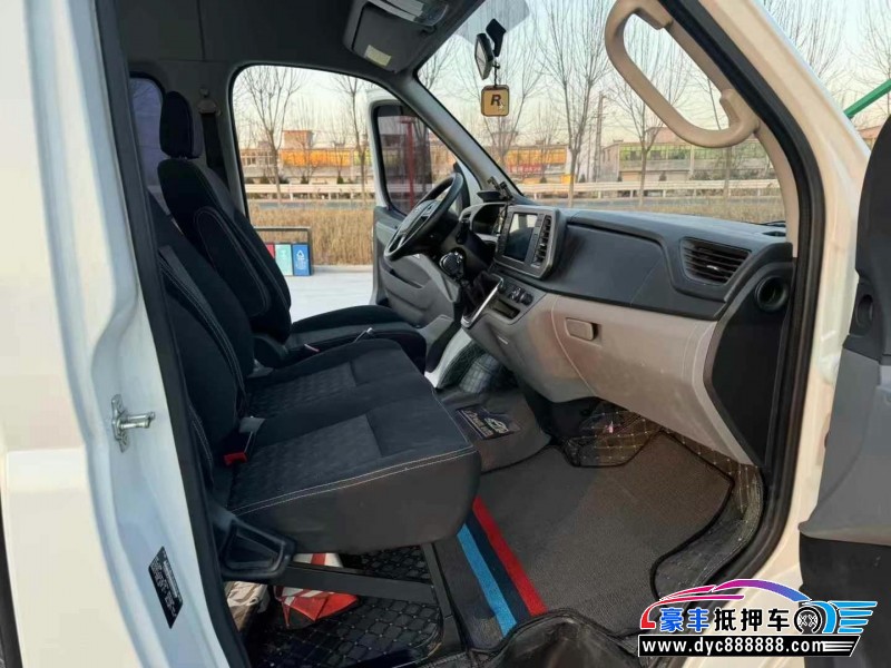 23年上汽大通V80轿车抵押车出售