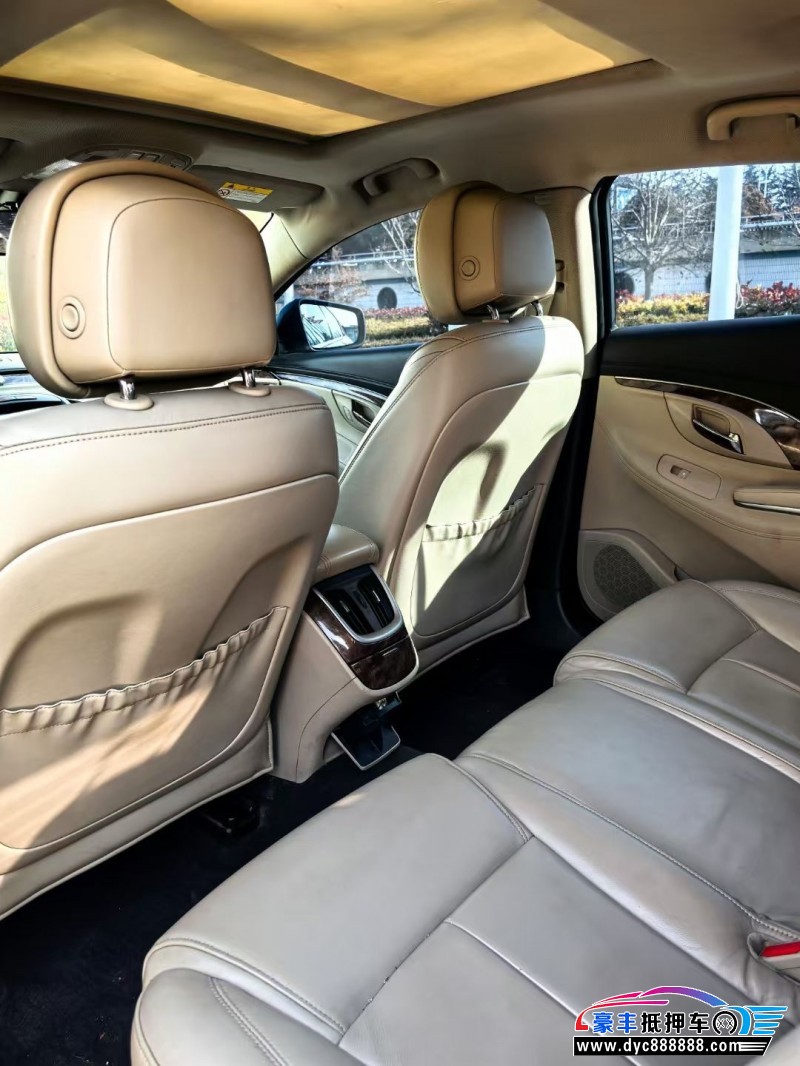 15年别克君越轿车抵押车出售