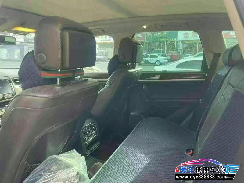 15年大众途锐轿车抵押车出售