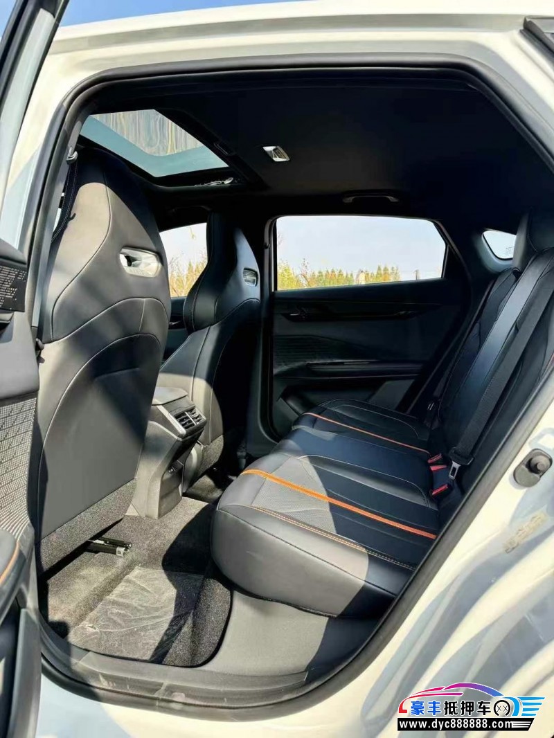 24年长安长安UNI轿车抵押车出售