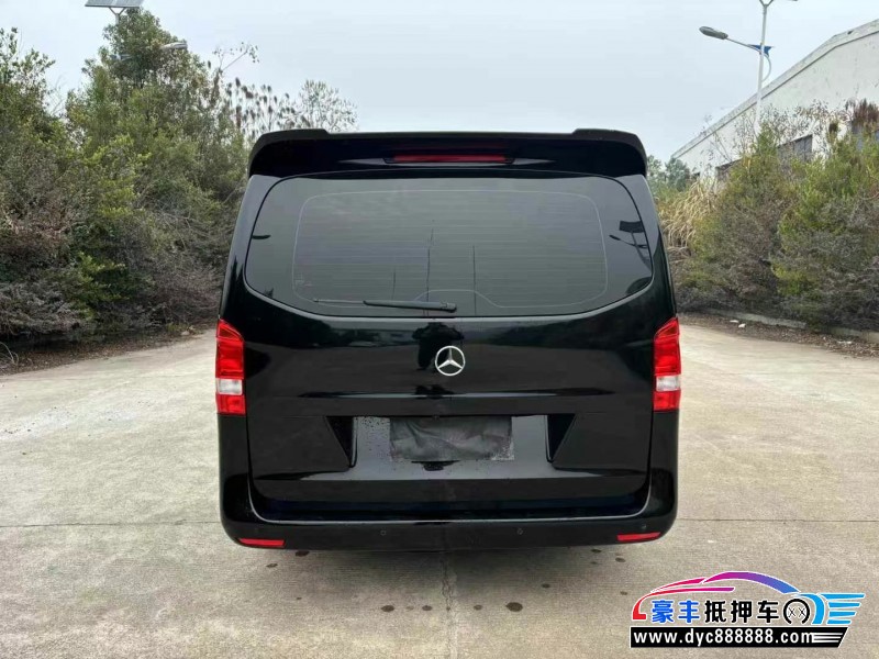 22年奔驰威霆轿车抵押车出售