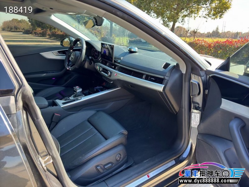 23年奥迪A5轿车抵押车出售