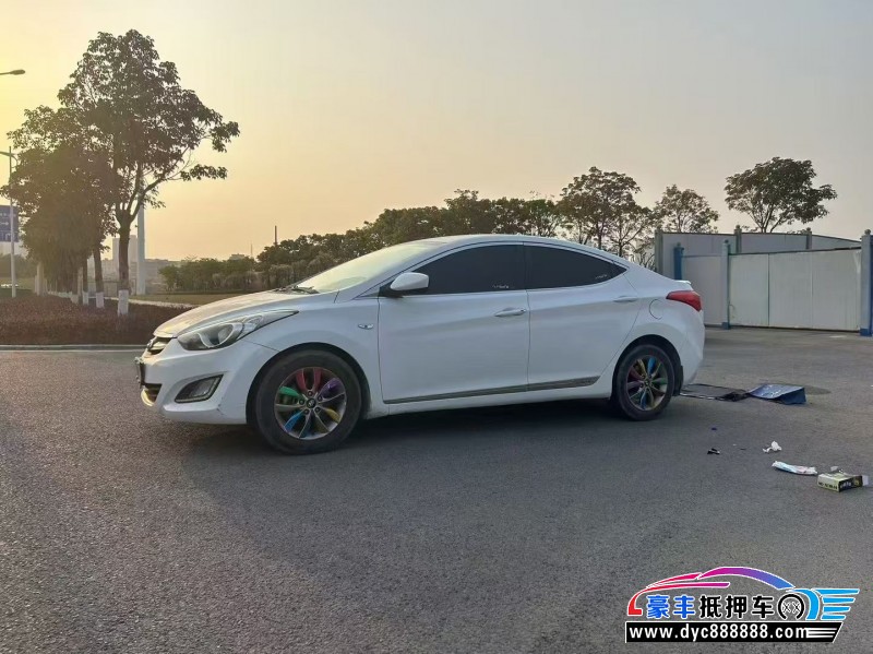 16年现代朗动轿车抵押车出售