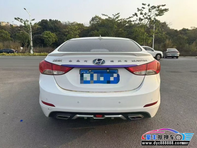 16年现代朗动轿车抵押车出售