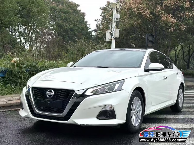 19年日产天籁轿车抵押车出售