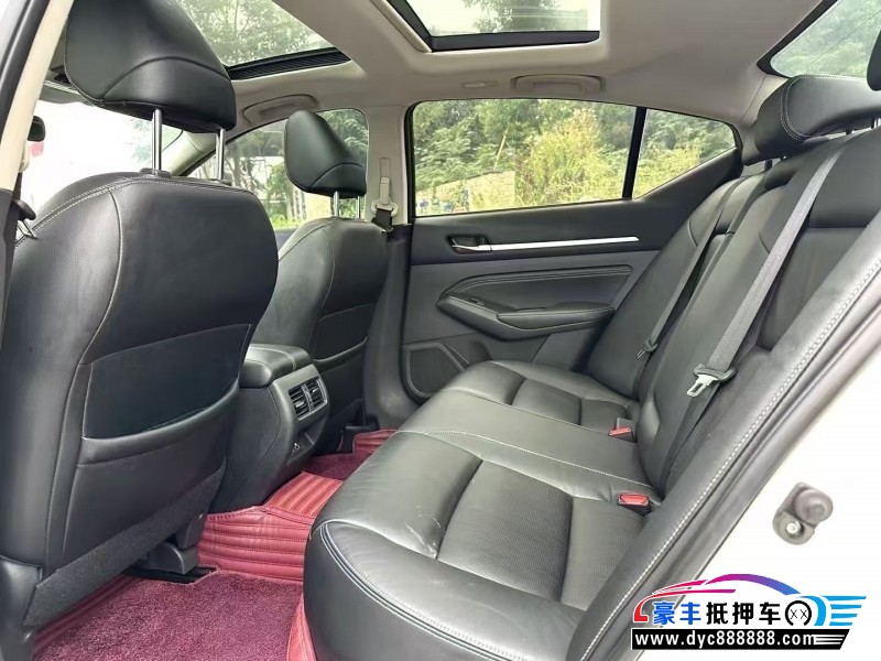 19年日产天籁轿车抵押车出售