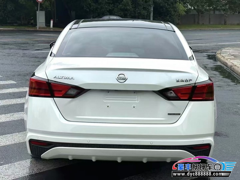 19年日产天籁轿车抵押车出售