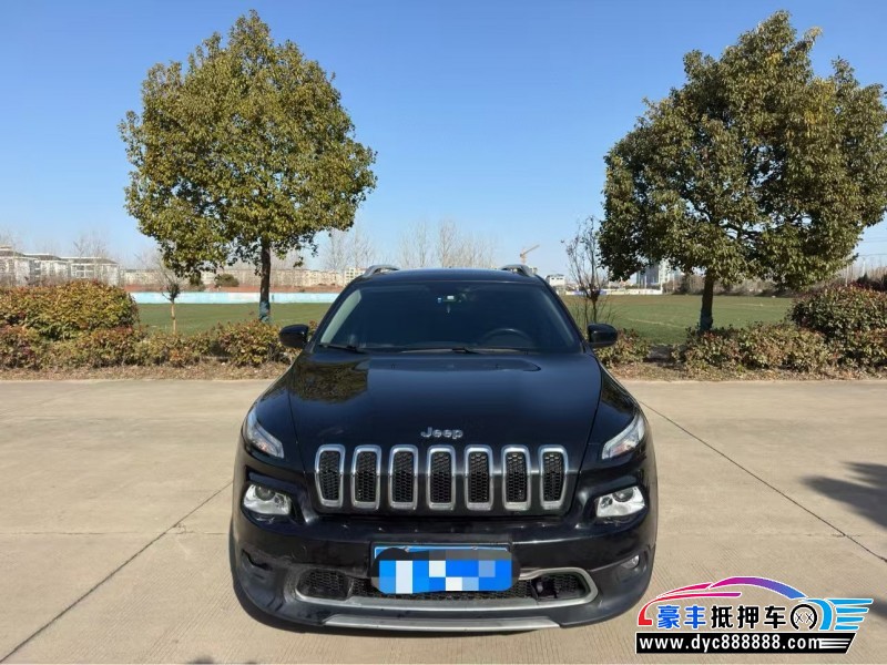 21年Jeep自由光轿车抵押车出售