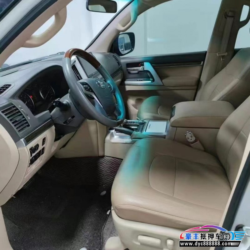 15年丰田兰德酷路泽（陆巡）轿车抵押车出售