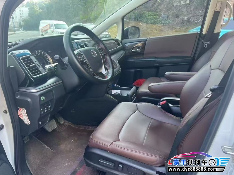 17年本田艾力绅轿车抵押车出售