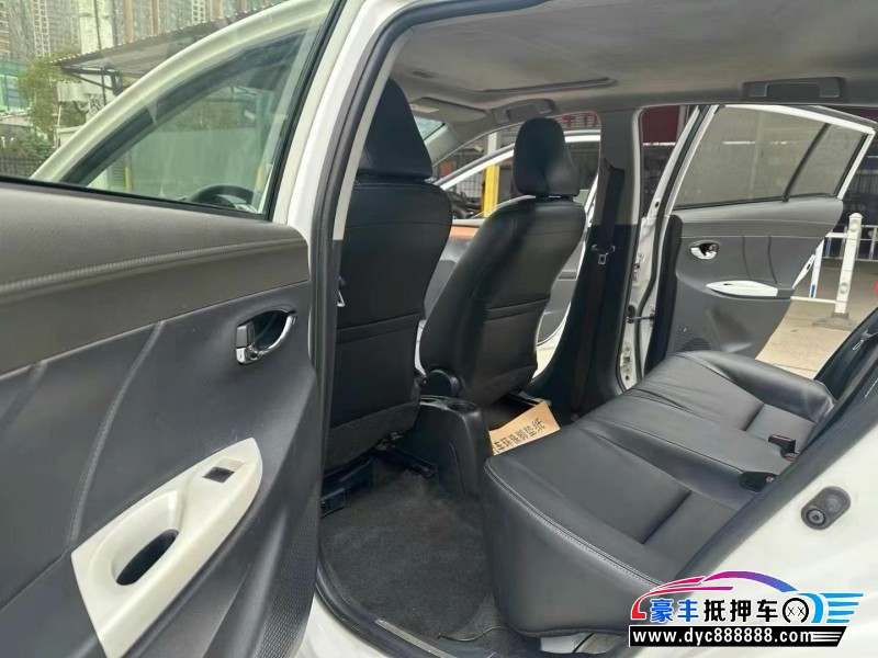 16年丰田YARiS L 致炫轿车抵押车出售