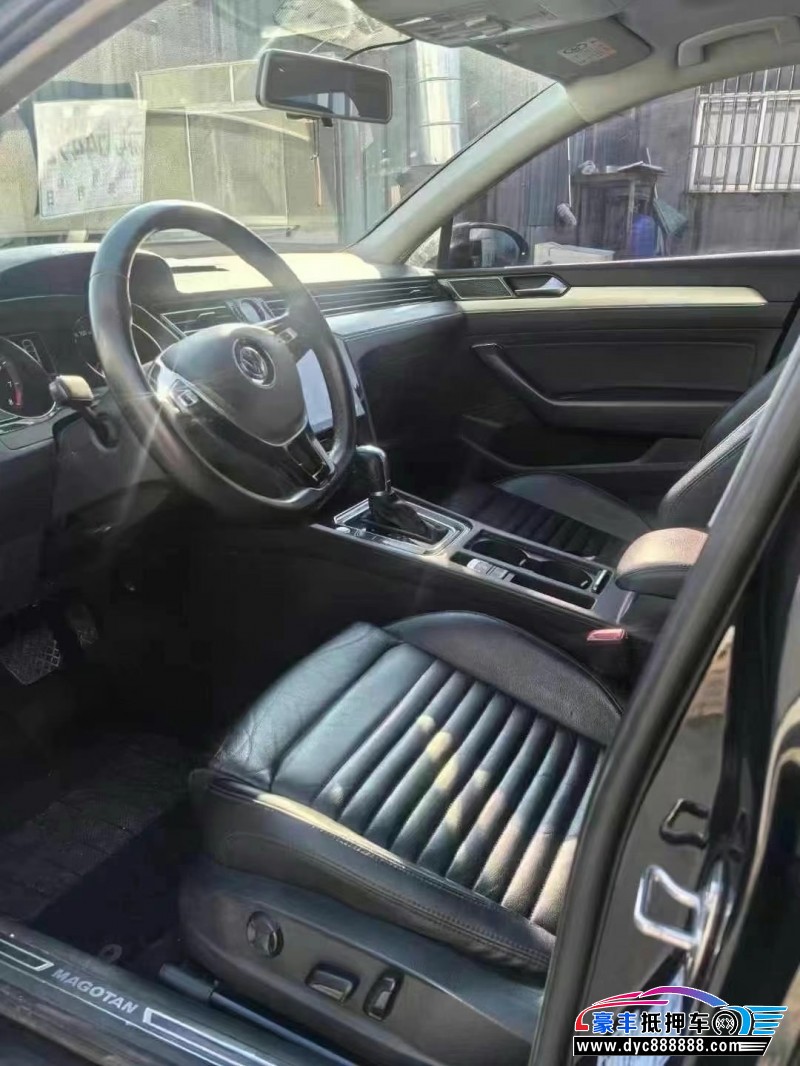 18年大众迈腾轿车抵押车出售