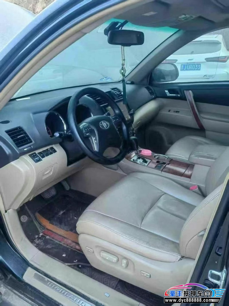 10年丰田汉兰达轿车抵押车出售