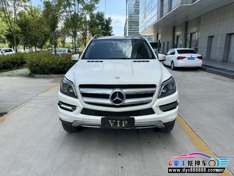 13年奔驰GL轿车抵押车出售