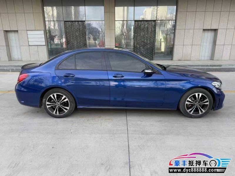 19年奔驰C轿车抵押车出售
