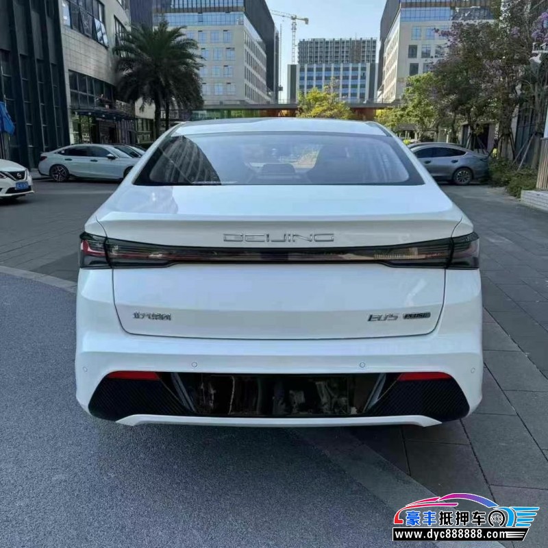 25年北汽新能源EU系列轿车抵押车出售