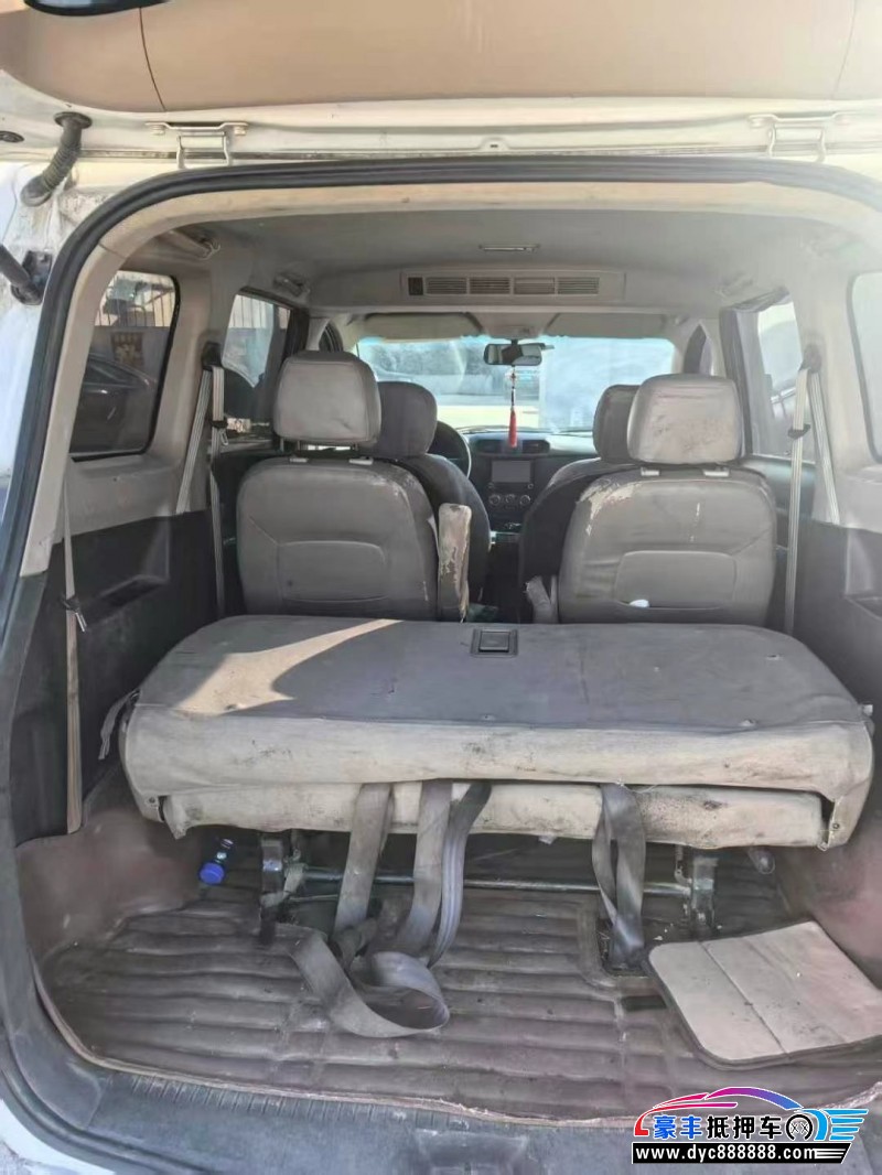 15年五菱五菱宏光S轿车抵押车出售