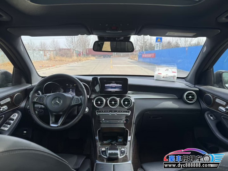 19年奔驰GLC轿车抵押车出售