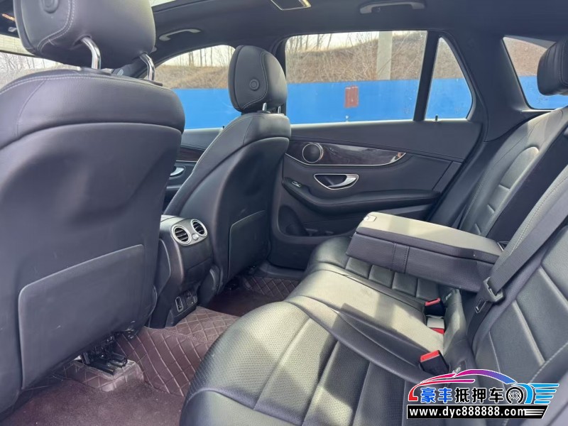 19年奔驰GLC轿车抵押车出售