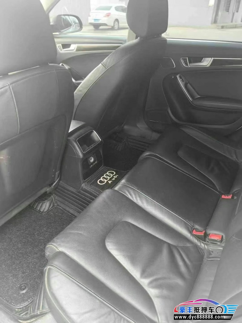 13年奥迪A4L轿车抵押车出售