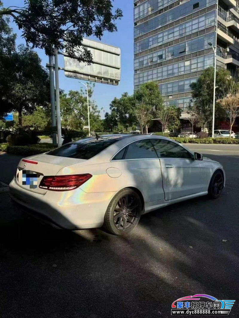 15年奔驰E轿车抵押车出售