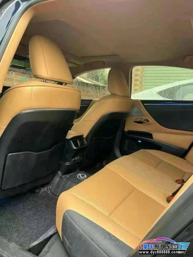 22年雷克萨斯ES轿车抵押车出售