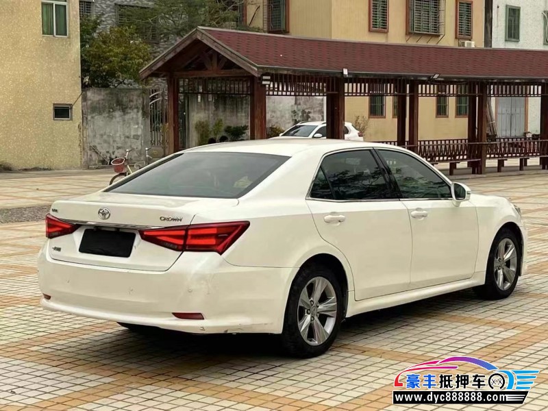 17年丰田皇冠轿车抵押车出售