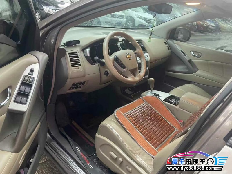 11年日产楼兰轿车抵押车出售