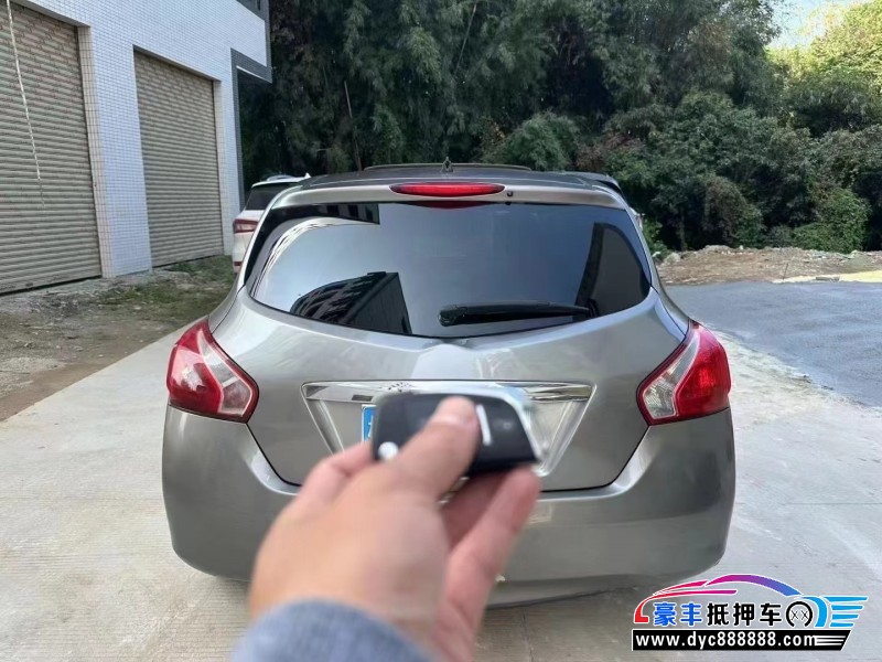 13年日产骐达轿车抵押车出售