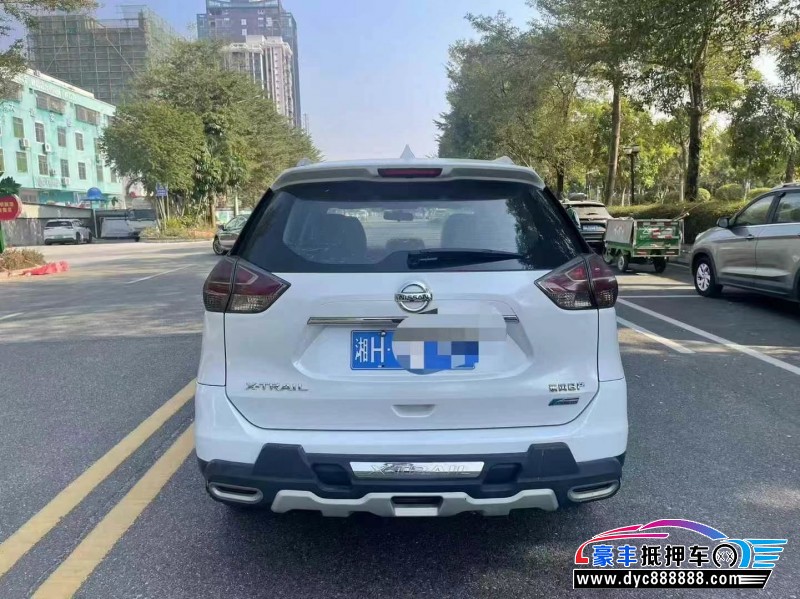 14年日产奇骏轿车抵押车出售