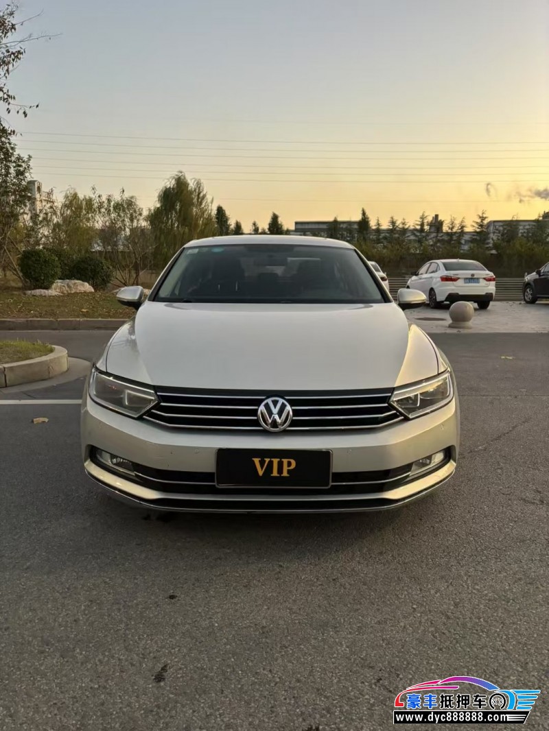 18年大众迈腾轿车抵押车出售