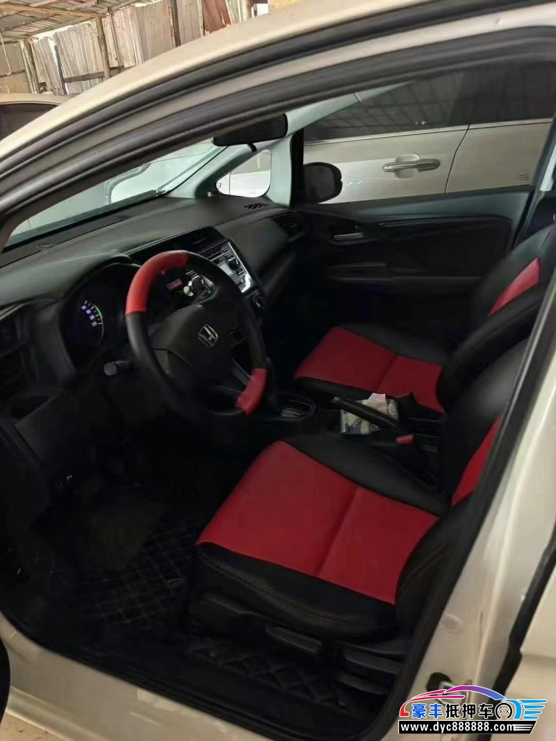 16年本田飞度轿车抵押车出售