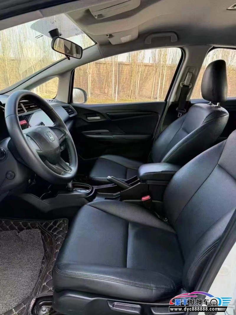 16年本田飞度轿车抵押车出售