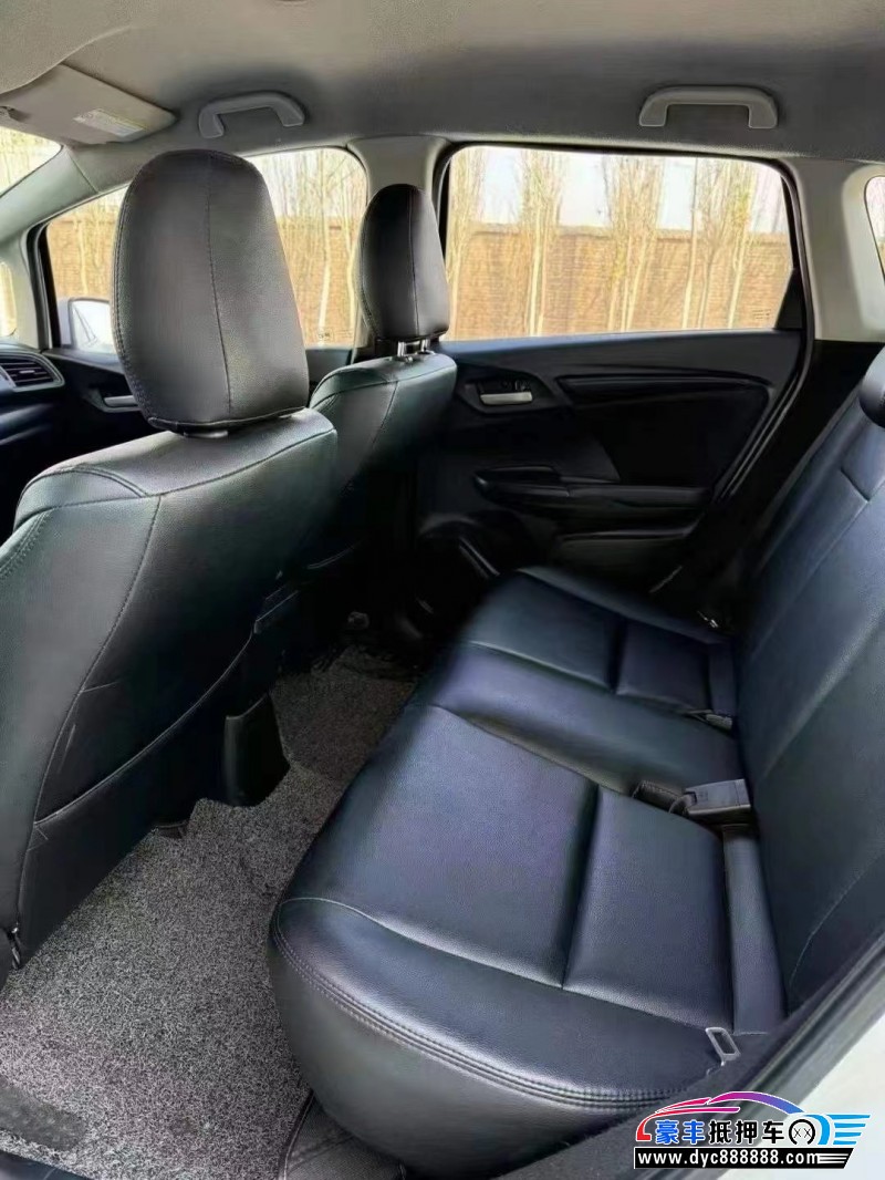 16年本田飞度轿车抵押车出售