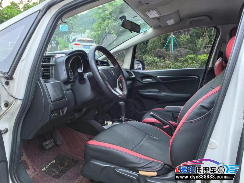 15年本田飞度轿车抵押车出售