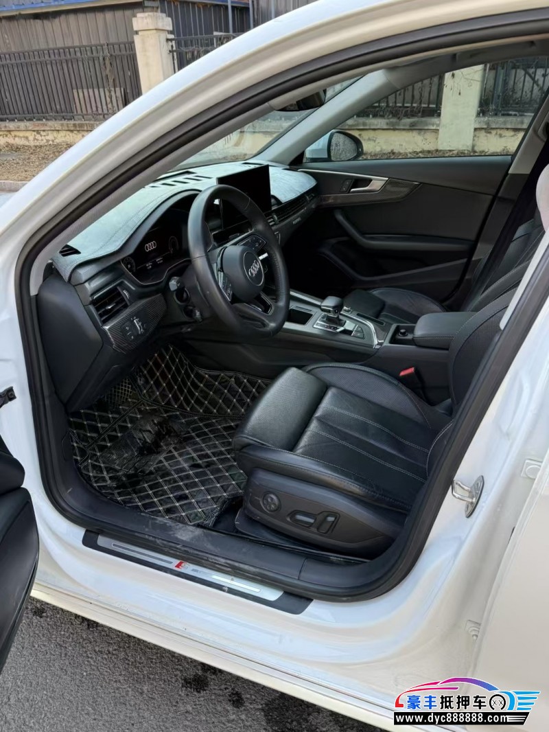 22年奥迪A4L轿车抵押车出售