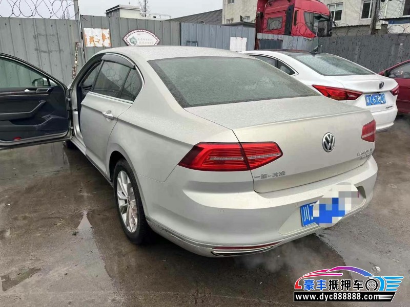 18年大众迈腾轿车抵押车出售